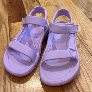 Teva- girls lilac color, size 2.